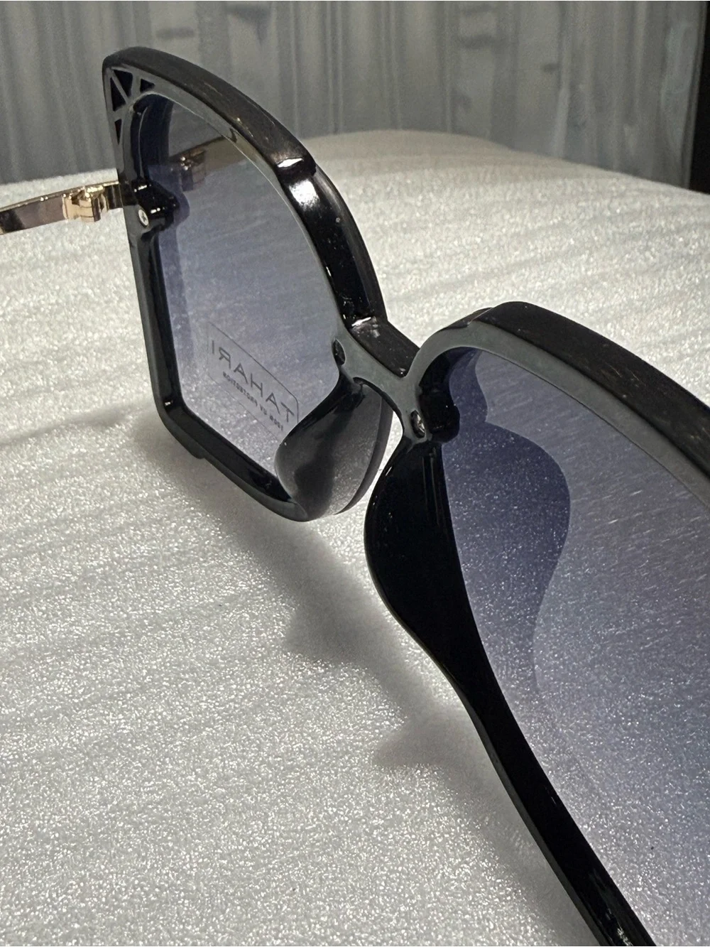 TAHARI Women’s Modern Oversized Geometric Butterfly Sunglasses NWT